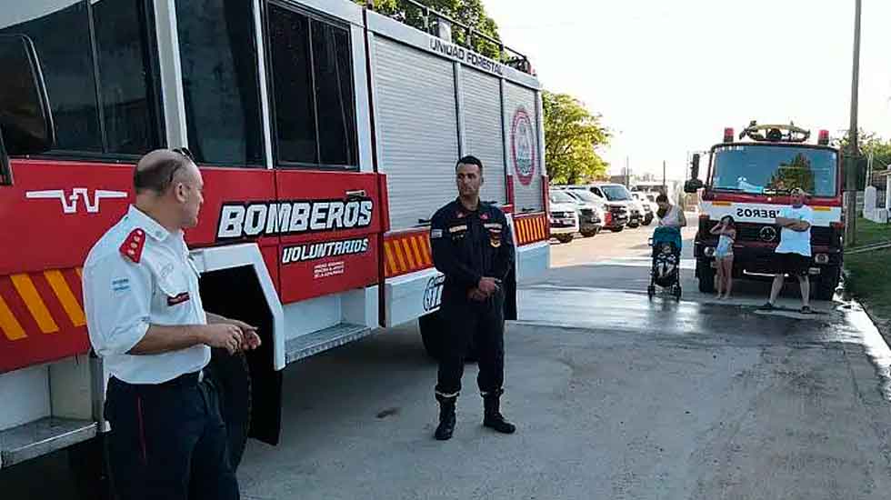 Bomberos Voluntarios de Gardey presentaron su nueva unidad forestal