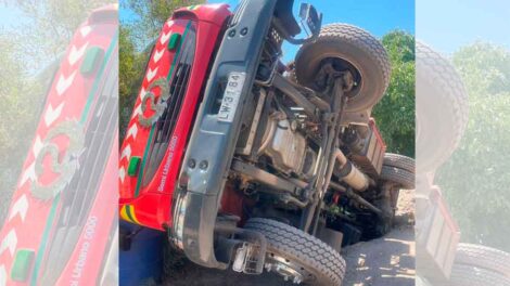 Un carro de bomberos protagonizó un accidente mientras se dirigía a un incendio