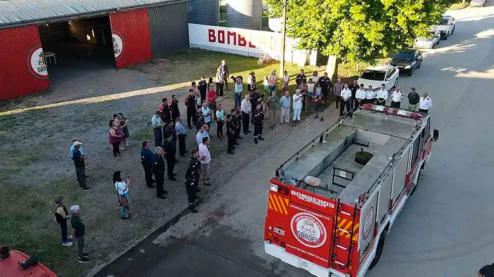 Bomberos Voluntarios de Gardey presentaron su nueva unidad forestal