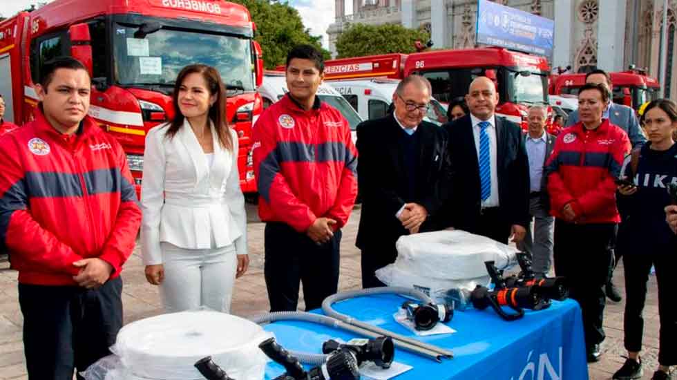 El Cuerpo de Bomberos de León Reciben equipamiento