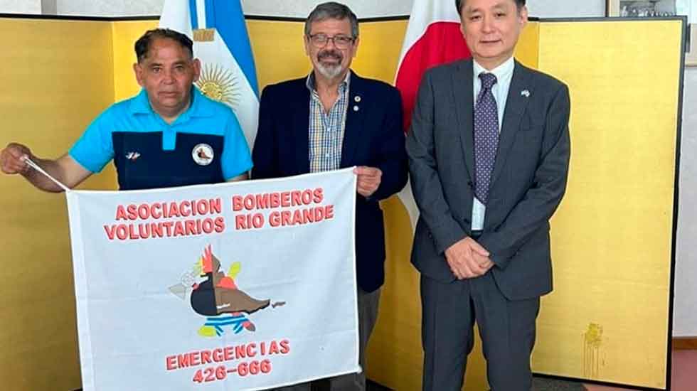 Los Bomberos de Río Grande recibieron una donación de la Embajada de Japón