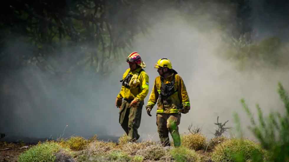 Neuquén agradece la solidaridad de los bomberos que llegan de otras provincias