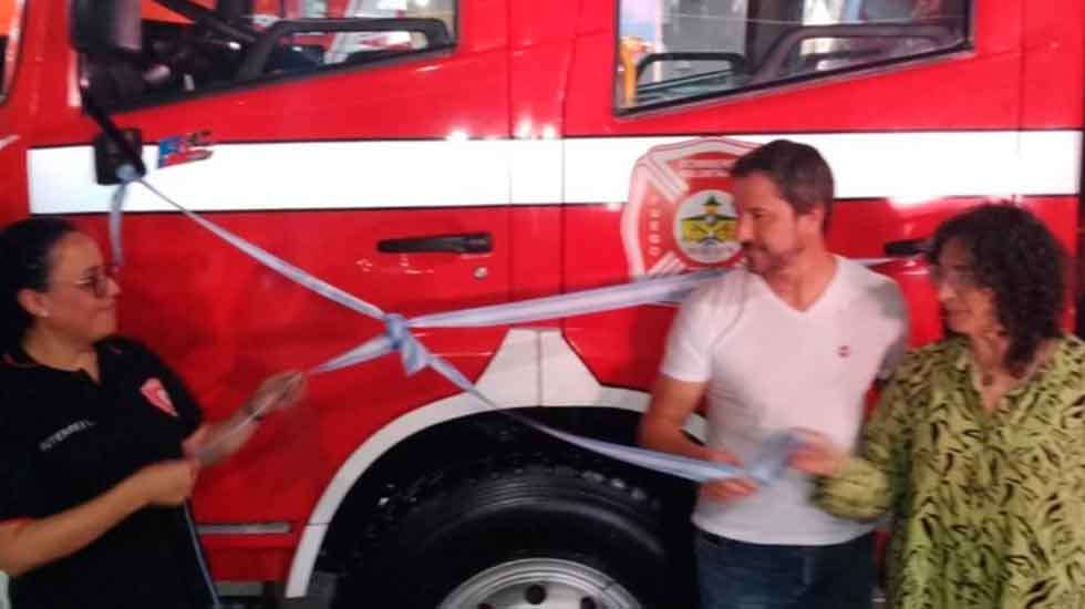 Bomberos Voluntarios de Trelew presentaron una nueva unidad 0km