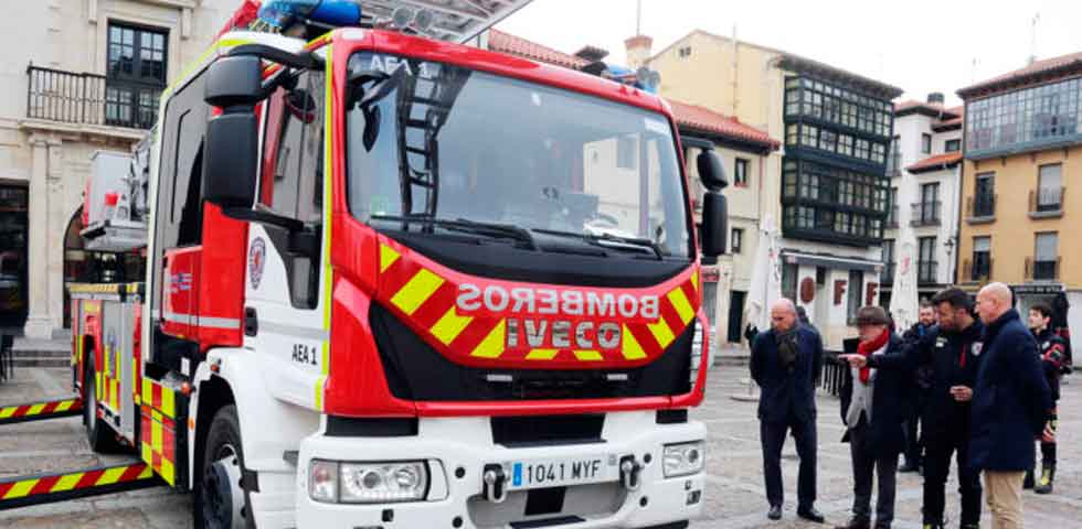 Los Bomberos de León incorporan una nueva autoescala