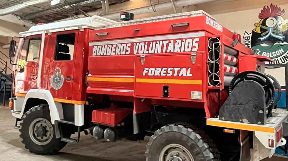 Bomberos de El Bolsón recibieron camión forestal con fondos solidarios