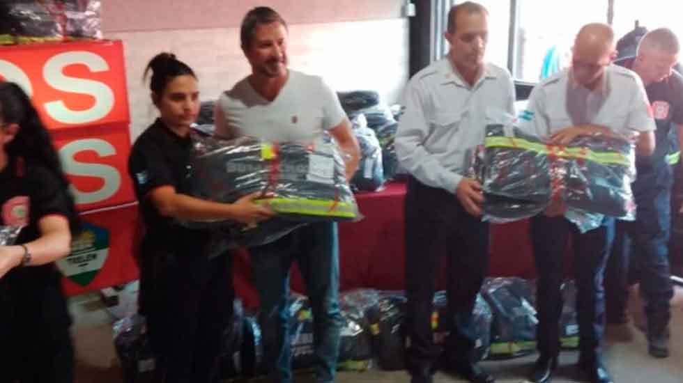 Bomberos Voluntarios de Trelew presentaron una nueva unidad 0km