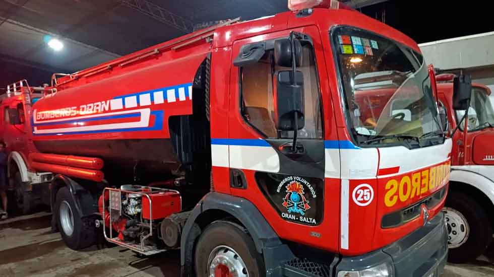 Bomberos Voluntarios de Orán incorporan una nueva autobomba