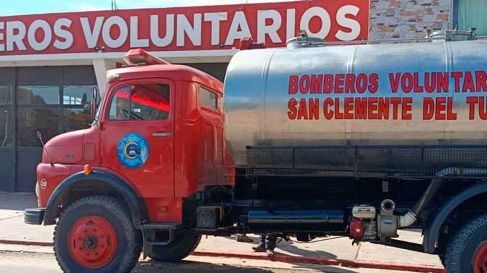 Los Bomberos de San Clemente suman una nueva unidad cisterna